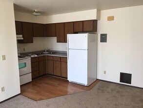 1026 W MacArthur Ave, Unit 18 in Eau Claire, WI - Foto de edificio - Building Photo