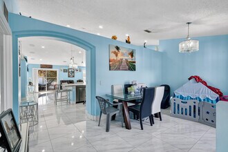 1121 SW Ivanhoe St in Port St. Lucie, FL - Building Photo - Building Photo