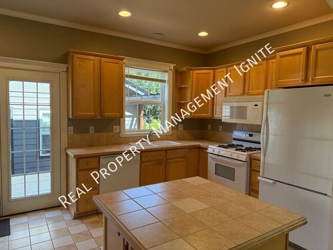 1362 NW Lexington Ave in Bend, OR - Building Photo - Building Photo