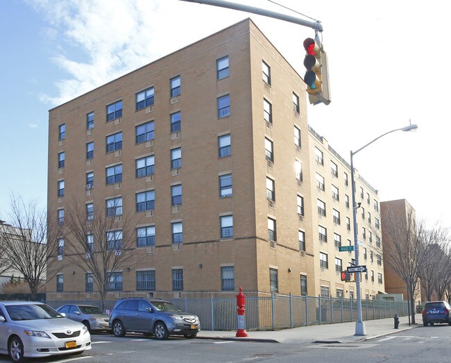 Noll Street Apartments in Brooklyn, NY - Foto de edificio - Building Photo