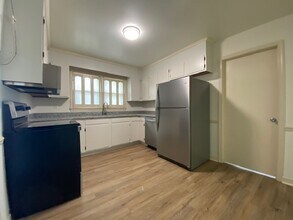 2106 Wellwood Cir in Charlotte, NC - Building Photo - Building Photo