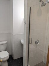 409 Lowell Ave, Unit 1 in Newton, MA - Building Photo - Building Photo