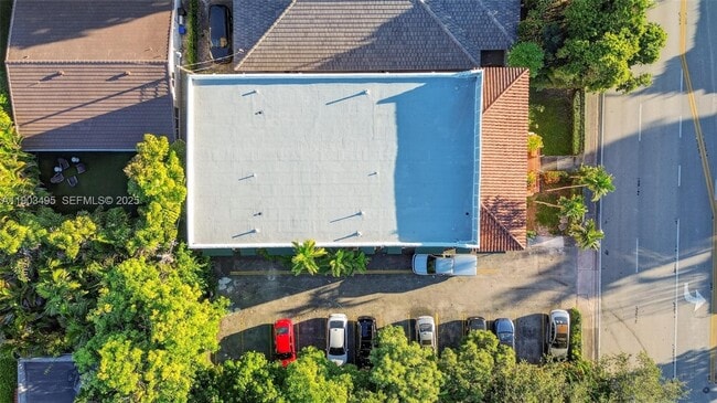 3409 S Le Jeune Rd in Miami, FL - Building Photo - Building Photo
