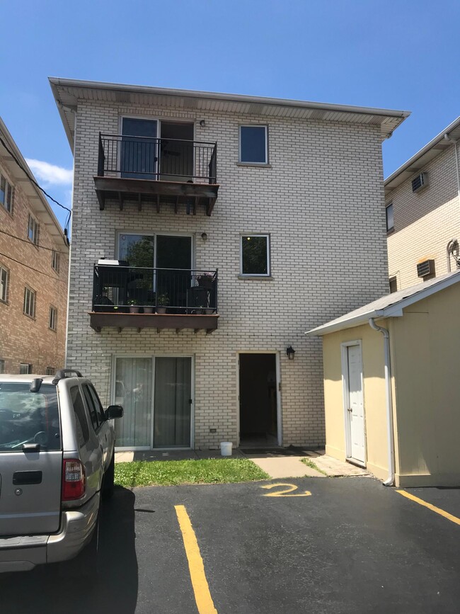 4207 S Harlem Ave, Unit 3 in Stickney, IL - Building Photo - Building Photo