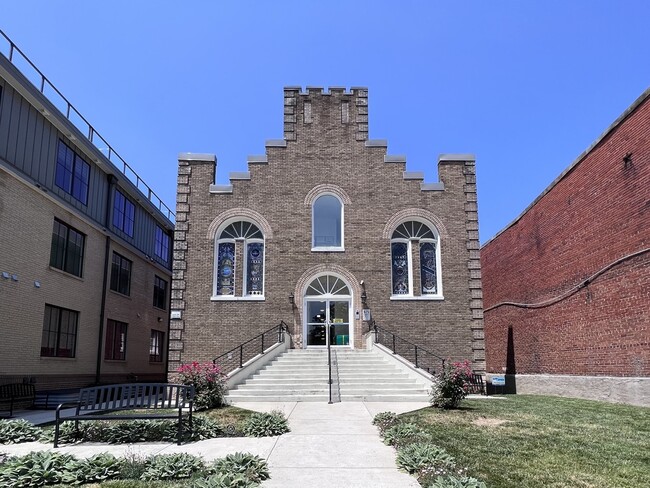 property at 625 Park Rd NW