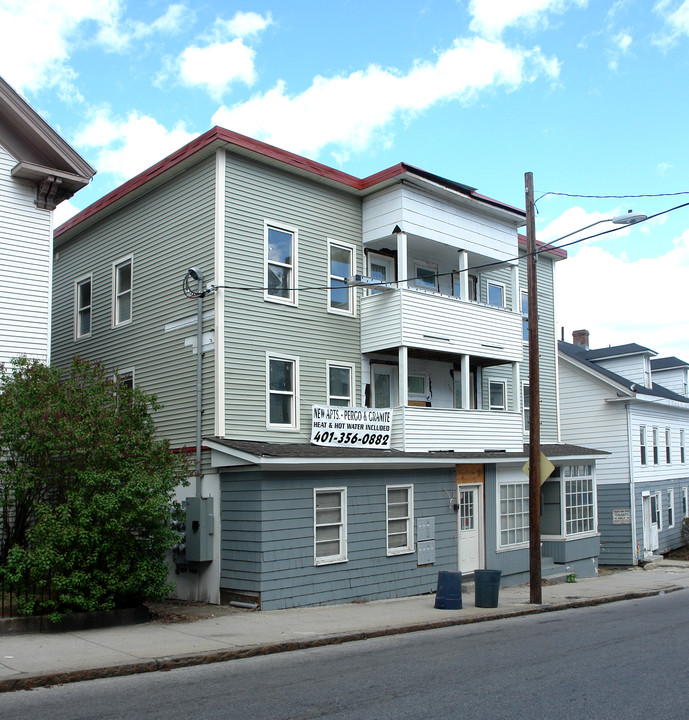 73-75 Blackstone St in Woonsocket, RI - Foto de edificio