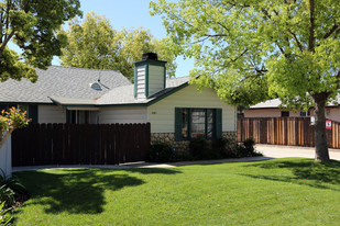 1181-1193 Sumner Ave in El Cajon, CA - Foto de edificio - Building Photo