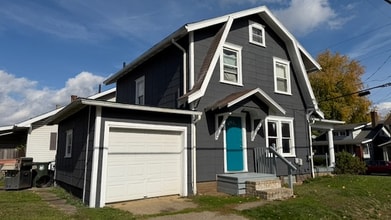 1153 Roslyn Ave SW in Canton, OH - Foto de edificio - Building Photo