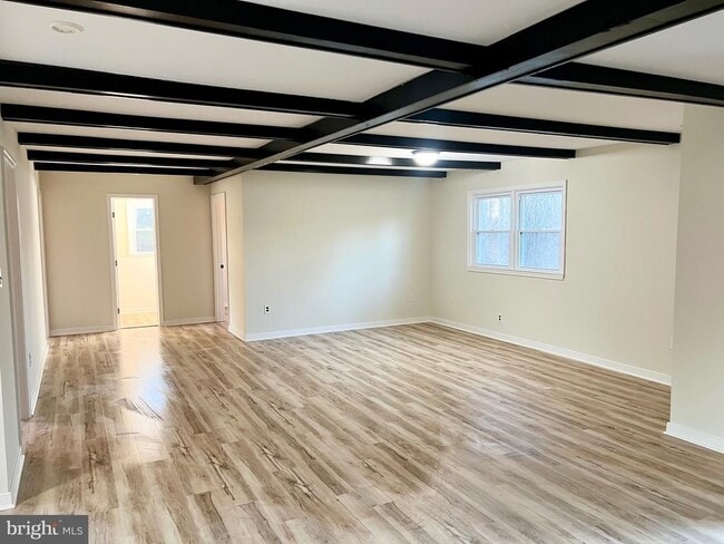 property at 3606 Lakeview Pkwy