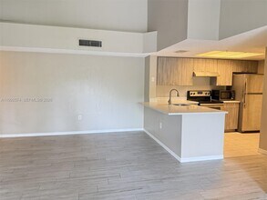 5015 Wiles Rd in Coconut Creek, FL - Building Photo - Building Photo