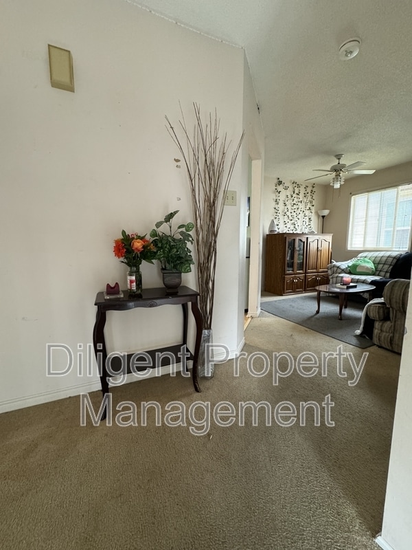1241 Huntington Cir in Peterborough, ON - Building Photo - Building Photo