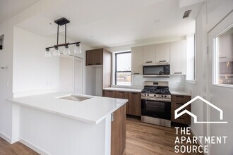 4410 N Greenview Ave, Unit CH in Chicago, IL - Foto de edificio - Building Photo