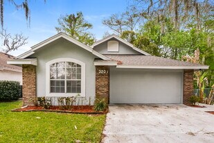 320 MacGregor Rd in Winter Springs, FL - Building Photo