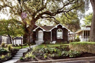 1709 Alta Vista Ave in Austin, TX - Building Photo - Building Photo