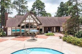 Lake in the Pines in Fayetteville, NC - Foto de edificio - Building Photo