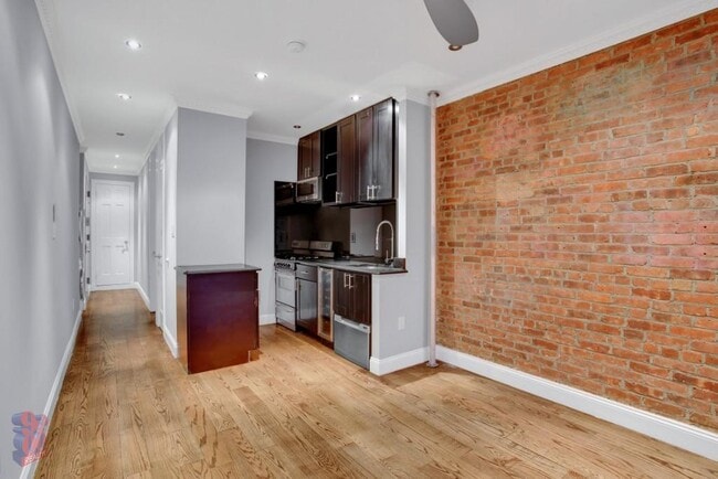 438 W 52nd St, Unit 6C