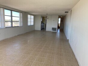 8950 Park Blvd N in Seminole, FL - Building Photo - Building Photo