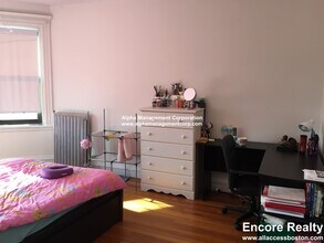 17-19 Washington St. Unit 501 in Malden, MA - Foto de edificio - Building Photo