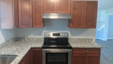 2042 Harley Ave in Sarasota, FL - Building Photo - Building Photo