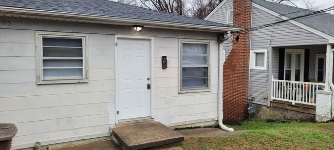 903 Martin St, Unit B