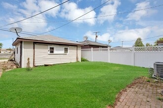 5156 W 63rd Pl in Chicago, IL - Building Photo - Building Photo