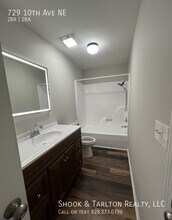 729 10th Ave NE in Hickory, NC - Foto de edificio - Building Photo
