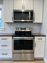 39 Oxford St, Unit Unit 2 in Sanford, ME - Foto de edificio - Building Photo