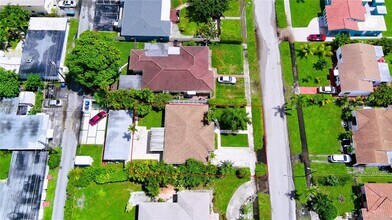 1847 Wiley St in Hollywood, FL - Building Photo - Building Photo