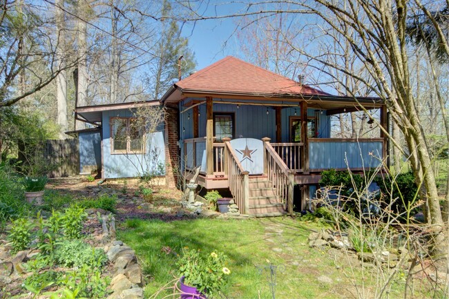 property at 546 W Probart St