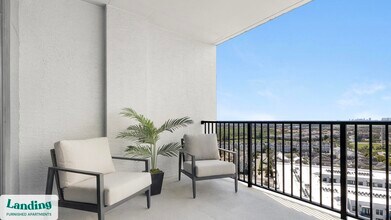 221 Main St N, Unit 1605 in St. Petersburg, FL - Foto de edificio - Building Photo