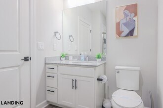 5001 Willowgate Loop, Unit 08-8408 in Tice, FL - Foto de edificio - Building Photo