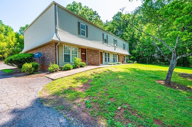 236 Park Ln in Newton, NC - Building Photo - Building Photo