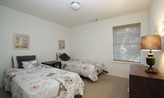 property at 191 N Burberry Park Cir