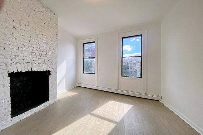 property at 4 Stanwix St