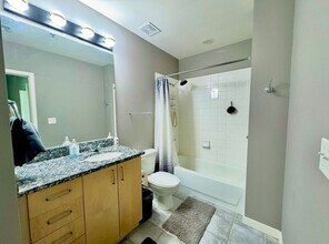 943 Peachtree St NE in Atlanta, GA - Building Photo - Building Photo