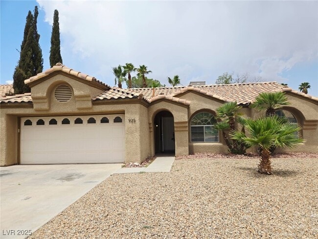 925 Chaps Cir in Henderson, NV - Building Photo - Building Photo