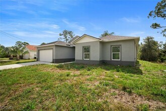 942 Sunrise Blvd in Lehigh Acres, FL - Building Photo - Building Photo