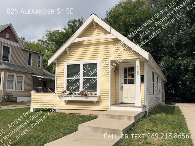 property at 825 Alexander St SE