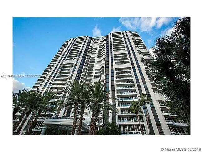 21205 NE 37th Ave in Aventura, FL - Building Photo - Building Photo