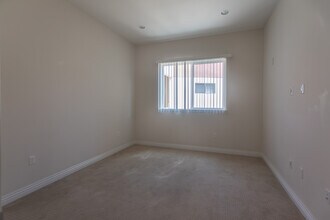 Huston Court in North Hollywood, CA - Building Photo - Interior Photo