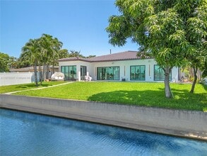 21100 NE 25th Ct in Miami, FL - Building Photo - Building Photo