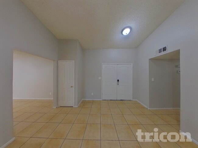 4055 W Desert Cove Ave, Unit 314 in Phoenix, AZ - Building Photo - Building Photo