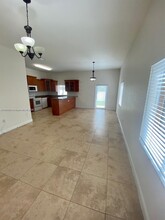 2485 W 5th Ct, Unit B in Hialeah, FL - Foto de edificio - Building Photo