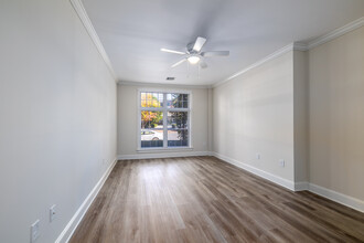 Queens at Granville in Charlotte, NC - Building Photo - Interior Photo