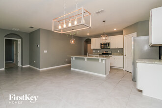 2302 Harding Cir in Deltona, FL - Building Photo - Building Photo