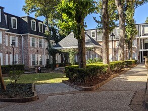 351 N Post Oak Ln in Houston, TX - Building Photo - Building Photo