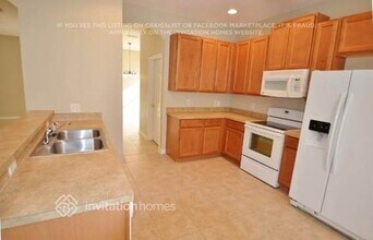 10417 Avelar Ridge Dr in Riverview, FL - Building Photo - Building Photo