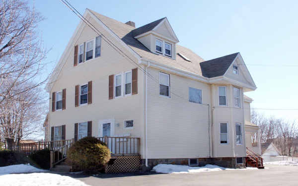 345 Washington St in Quincy, MA - Foto de edificio - Building Photo