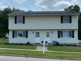 2018 Northmoreland Blvd in Cuyahoga Falls, OH - Building Photo