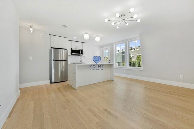 228 Princeton St, Unit 3 in Boston, MA - Building Photo - Building Photo